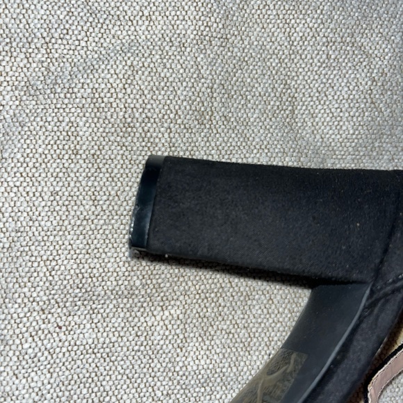 Cherish Elegant Footwear Strappy Chunky Block Heel Heeled Sandal - Picture 7 of 8